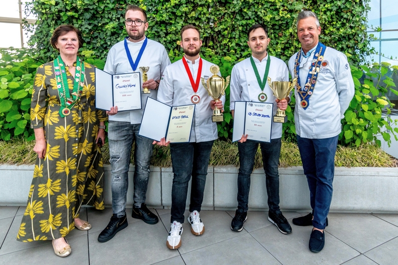 Nyikos Patrik és a dobogósok. Jeunes Chefs Rôtisseurs Competition 2024 Budapest. HOL Magazin 2024.